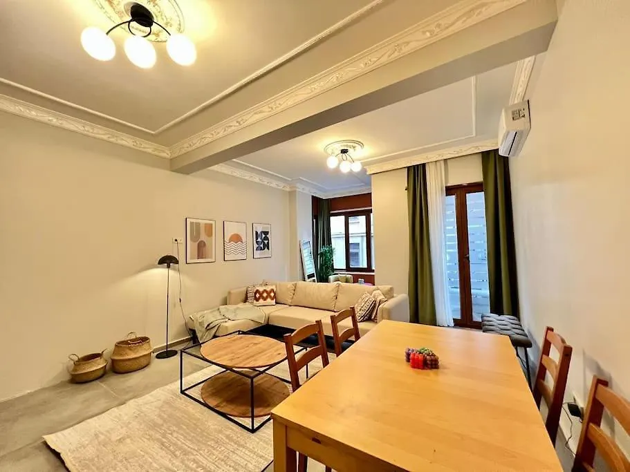New Flat,3Br,Ac, 200 Mt To Taksim Apartment Istanbul
