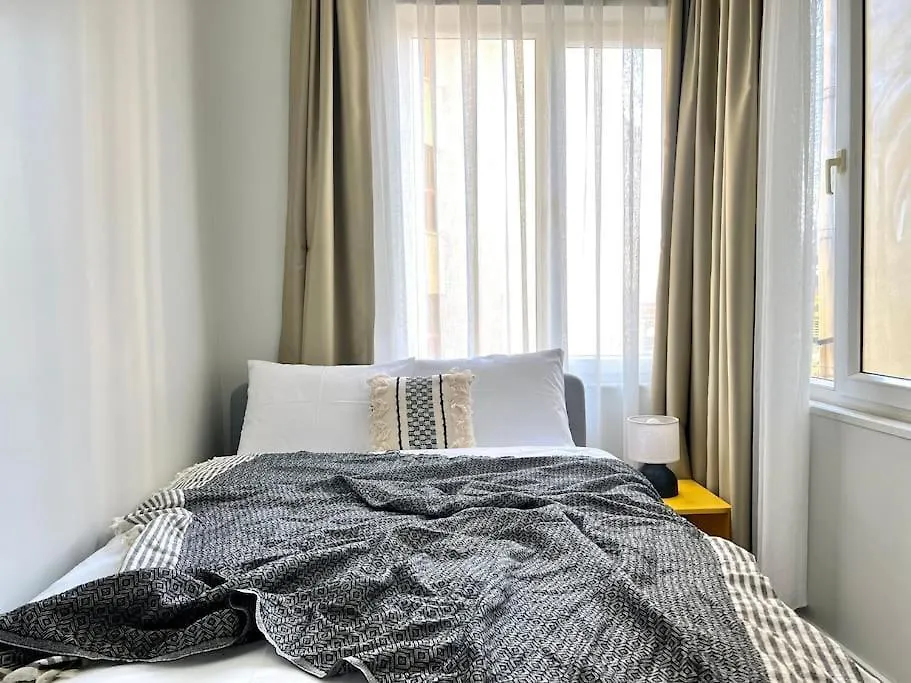 New Flat,3Br,Ac, 200 Mt To Taksim Apartment Istanbul